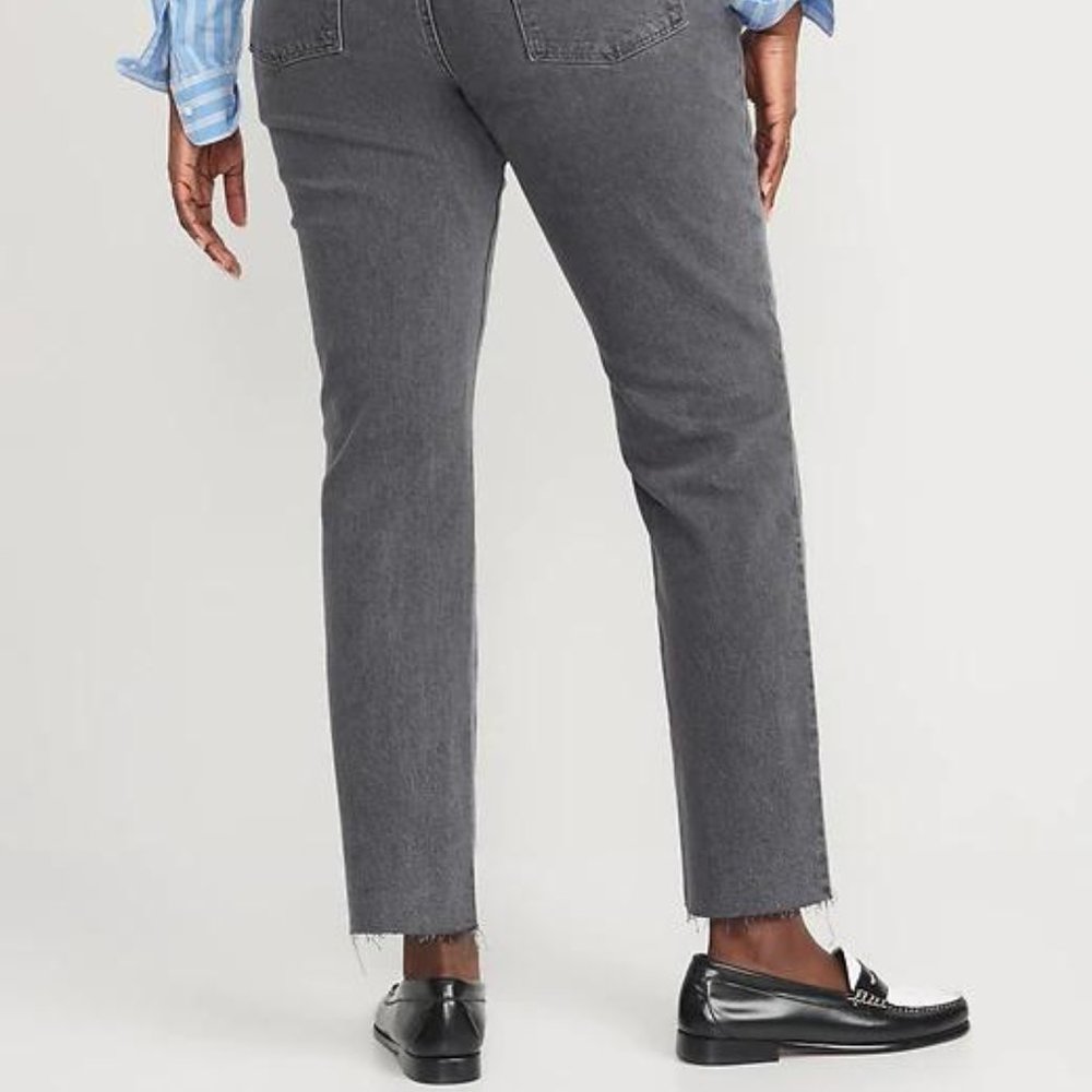 Old Navy High-Waisted Button-Fly Slouchy Straight Cut-Off Gray Jeans for Women - Picture 9 of 12